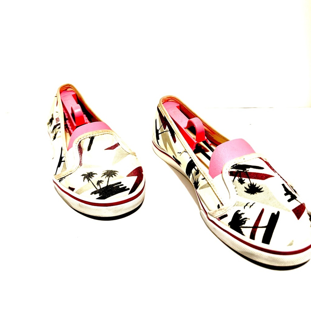 Vans - Picture 6 of 11